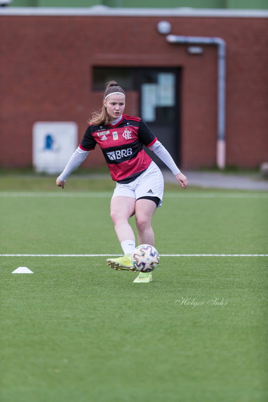 Bild 190 - Co-Trainerin der Frauen Nationalmannschaft Britta Carlson in Wahlstedt